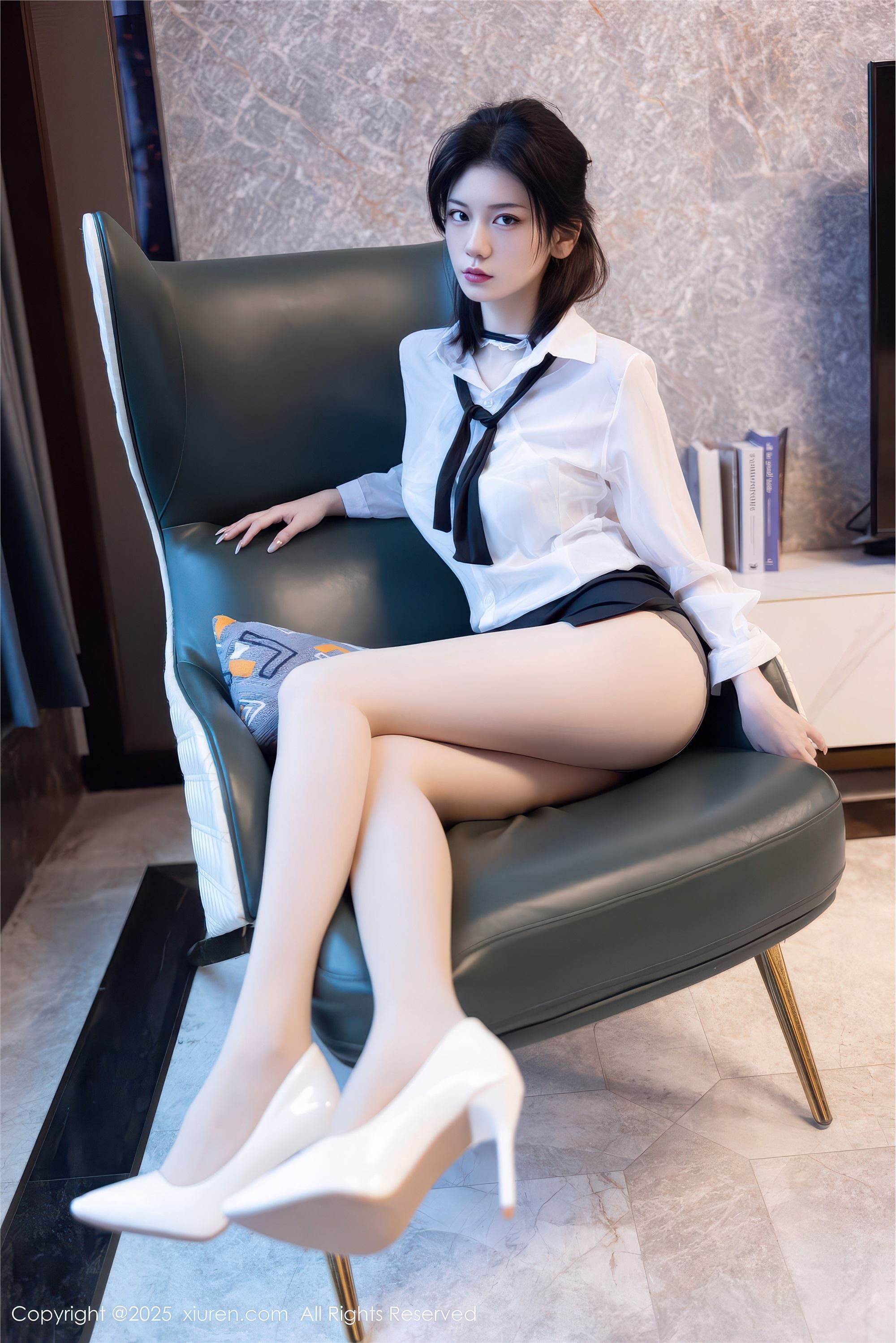 Xiuren秀人网 2025.12.05 NO.11077 凌七七